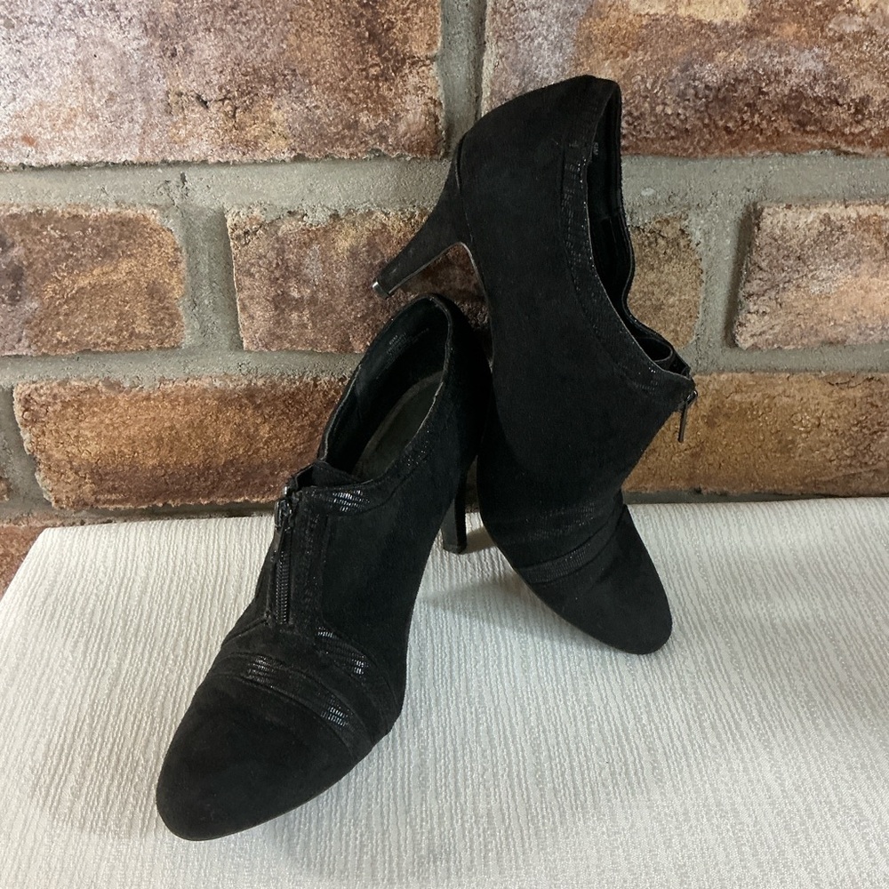 IMPO “Triumph” Black Bootie Heels - Picture 1 of 12